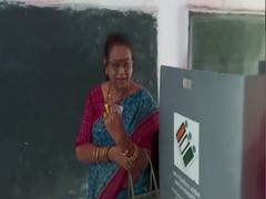 
      
      Thrikkakara bypoll: UDF candidate Uma Thomas casts vote
      
      