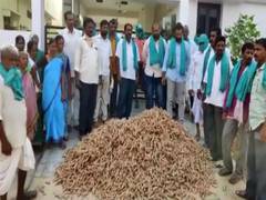 
      
      Farmers dump turmeric produce outside BJP MP Arvind's residence
      
      