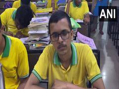 
      
      Welder's son from MP scores 99.938 percentile in JEE Mains
      
      