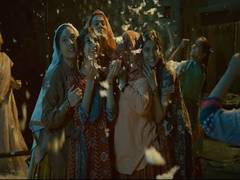 
      
      'Saand Ki Aankh' new song: Taapsee, Bhumi party in desi style...
      
      