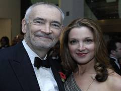 
      
      James Bond producers to receive 2022 Pioneers Award
      
      