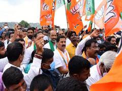 
      
      Telangana: BJP, TRS workers clash after Bandi Sanjay's visit...
      
      