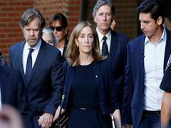 
      
      Felicity Huffman seems to get jump-start on community service
      
      