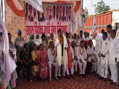 
      
      Punjab: Rahul Priyanka Gandhi Sena organises 'Halla Bol'...
      
      