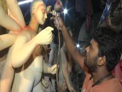 
      
      Ahead of Durga Puja, idol makers of Kolkata's Kumartuli worry...
      
      