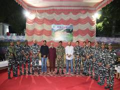 
      
      J-K: CRPF holds Iftar Milan
      
      