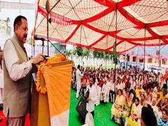 
      
      'Refugees from Pak contributed to making of New India'
      
      