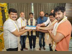 
      
      The Massive Combo BoyapatiRAPO film launched with Pooja ceremony
      
      