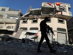 
      
      IDF servicemen injure armed Palestinian trying to illegally...
      
      