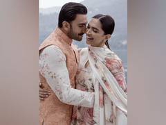 
      
       Ranveer Singh, Deepika Padukone head for vacation to ring in...
      
      