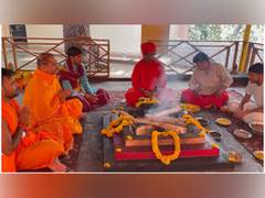 
      
      Dharm Guru offers puja in Indore city for success of Pancham Dham
      
      