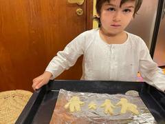
      
      Kareena Kapoor shares adorable picture of Taimur showing off...
      
      