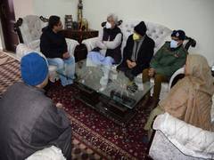 
      
      J-K LG meets family of goldsmith killed by terrorists
      
      