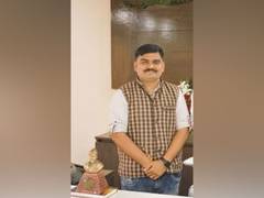 
      
      Gujarat: AAP leader Yuvrajsinh Jadeja held for assaulting cops
      
      