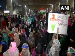 
      
      Anti-CAA protest continues at Delhi's Jaffrabad
      
      
