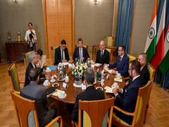 
      
      Jaishankar holds meeting with Polish PM in Warsaw
      
      