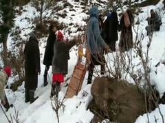 
      
      J-K: Tourists enjoy early snowfall in Nathatop  
      
      