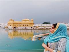 
      
      Janhvi Kapoor seeks blessing at Golden Temple before starting...
      
      