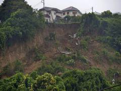 
    More than 35,500 people in Central Japan's landslide-hit area told to evacuate 
    