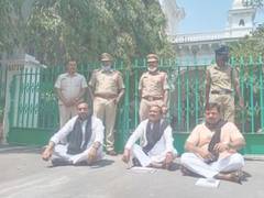 
      
      3 BJP MLAs suspended from Budget session of Telangana Assembly
      
      