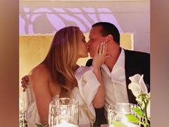 
      
      Jennifer Lopez shares beautiful moments from engagement party
      
      