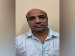 
      
      Delhi: Jeweller held for cheating people
      
      