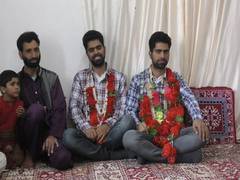 
      
      Twin sons of Kashmiri shopkeeper shine in NEET 2020
      
      