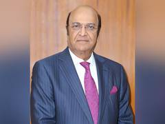 
      
      Dr Raghupati Singhania honoured 
      
      