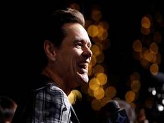 
      
      Jim Carrey passes inappropriate remark on female journalist,...
      
      