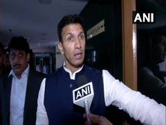
      
      Shivraj Singh Chouhan behind conspiracy to topple Kamal Nath...
      
      