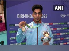 
      
      Indian Army hails Havildar Achinta Sheuli for CWG gold medal
      
      