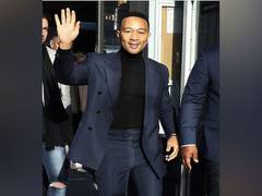 
      
      John Legend takes home Grammy for 'Bigger Love'
      
      
