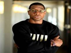 
      
      Jonathan Majors makes his 'SNL' hosting debut
      
      