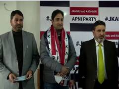 
      
      Newly elected Srinagar's  mayor  Junaid Azim Mattu joins J-K...
      
      