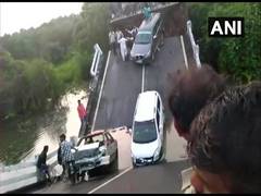 
      
      Gujarat: Bridge in Junagadh collapses, several trapped 
      
      