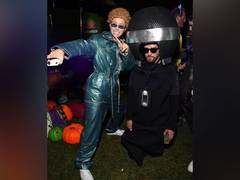 
      
      Justin Timberlake, Jessica Biel grab eyeballs with scary...
      
      