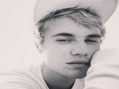 
      
      Justin Bieber promises musical comeback after "repairing...
      
      
