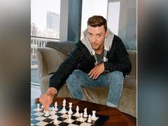 
      
      Justin Timberlake apologises to wife Jessica for holding...
      
      