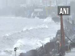 
      
      IMD  issues red alert for 7 Maharashtra districts
      
      