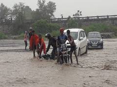 
      
      Kanwarias stuck in Uttarakhand river, rescued 
      
      