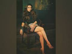 
      
      Karisma Kapoor goes on lunch with family
      
      