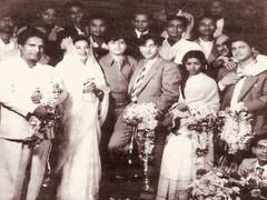 
      
      Karisma Kapoor shares picture of 'legends' Raj Kapoor, Lata...
      
      