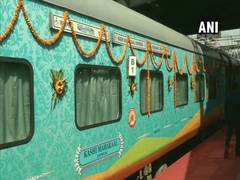 
      
      Kashi Mahakal Express flagged off from Indore 
      
      