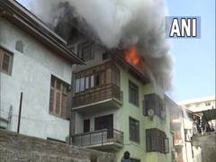 
      
      J-K: Fire breaks out at commercial building in Srinagar's...
      
      