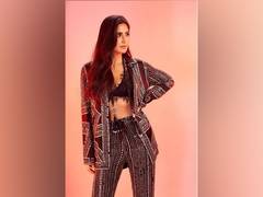 
      
      B-town wishes Katrina following launch of her beauty line
      
      
