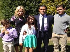 
      
      Kelly Ripa, Mark Consuelos and their kids dish on their wild,...
      
      