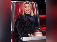 
      
      Kelly Clarkson dyes daughter's hair, ensures it's safe
      
      
