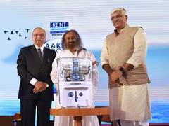 
      
      Sri Sri Ravishankar, Jal Shakti Minister Gajendra Shekhawat...
      
      