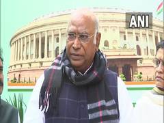 
      
      Centre protecting MoS Teni, alleges Mallikarjun Kharge 
      
      