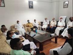 
      
      Monsoon session: Mallikarjun Kharge meets Opposition party...
      
      